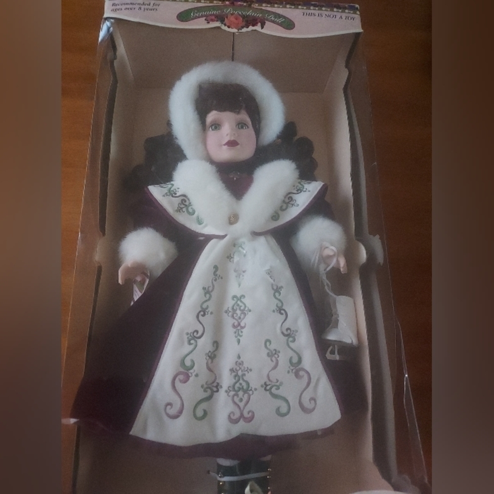 VICTORIAN Collection 1998 Porcelain Doll Limited Collector Edition- Melissa Jane